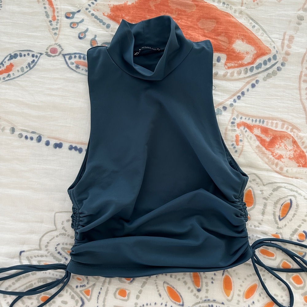 Zara blue crop top